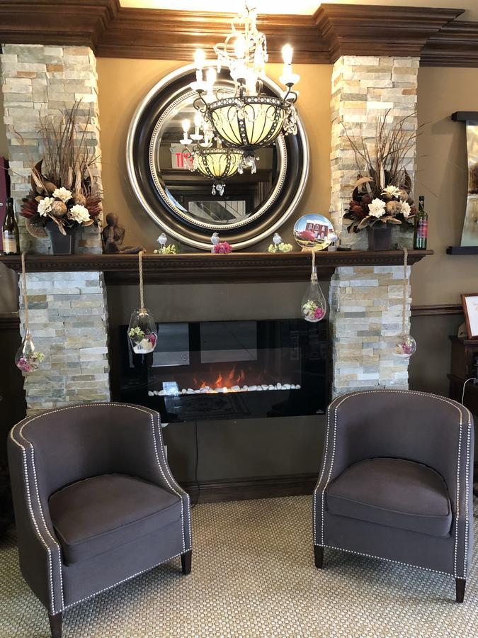 Talbot Trail Inn & Suites Leamington Εξωτερικό φωτογραφία