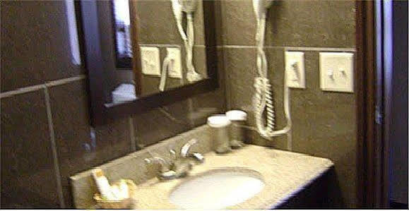 Talbot Trail Inn & Suites Leamington Εξωτερικό φωτογραφία