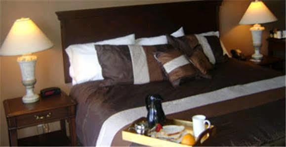 Talbot Trail Inn & Suites Leamington Εξωτερικό φωτογραφία