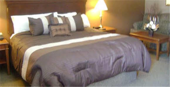 Talbot Trail Inn & Suites Leamington Εξωτερικό φωτογραφία